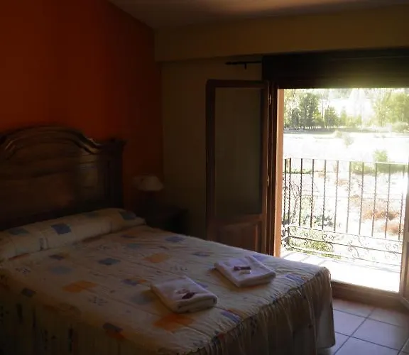 Hotel Torres De Albarracin Hotell *